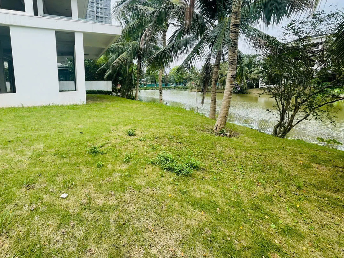 Bán biệt thự Đảo Ecopark, diện tích gần 800m2, 4 mặt đều thoáng, mặt sông rất rộng, XEM NGAY