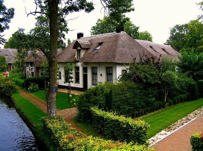 Biệt thự làng Hà Lan Ecopark quy tụ nhiều chuỗi dịch vụ